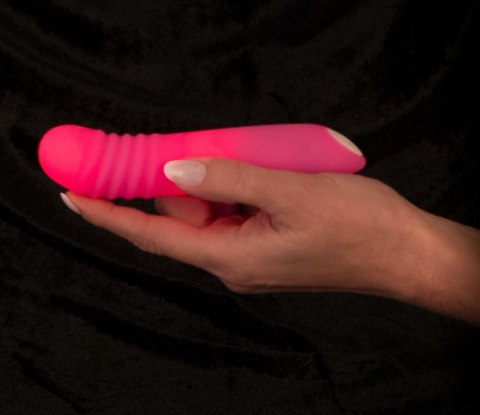 WIBRATOR CICHY STYMULUJE 7 FUNKCJI WIBRACJI 15 CM